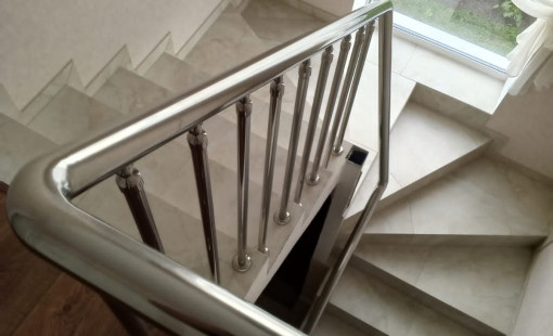 Перила из хромированной стали на заказ в Костроме